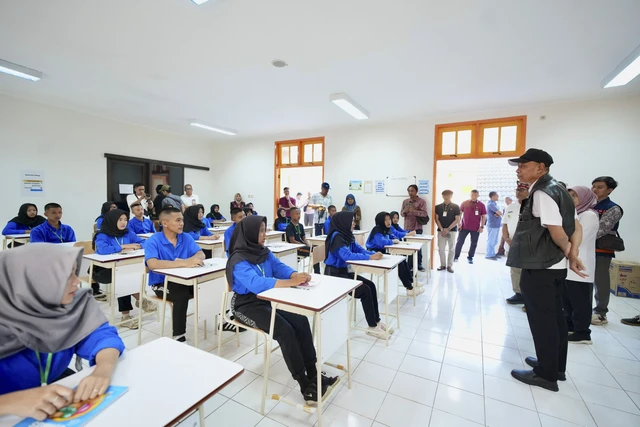 Dalam Kunjungannya ke SRMA 16 Temanggung, Wakil Menteri Sosial Menekankan Sekolah Rakyat Merupakan Fondasi Penting untuk Mewujudkan Cita-cita.