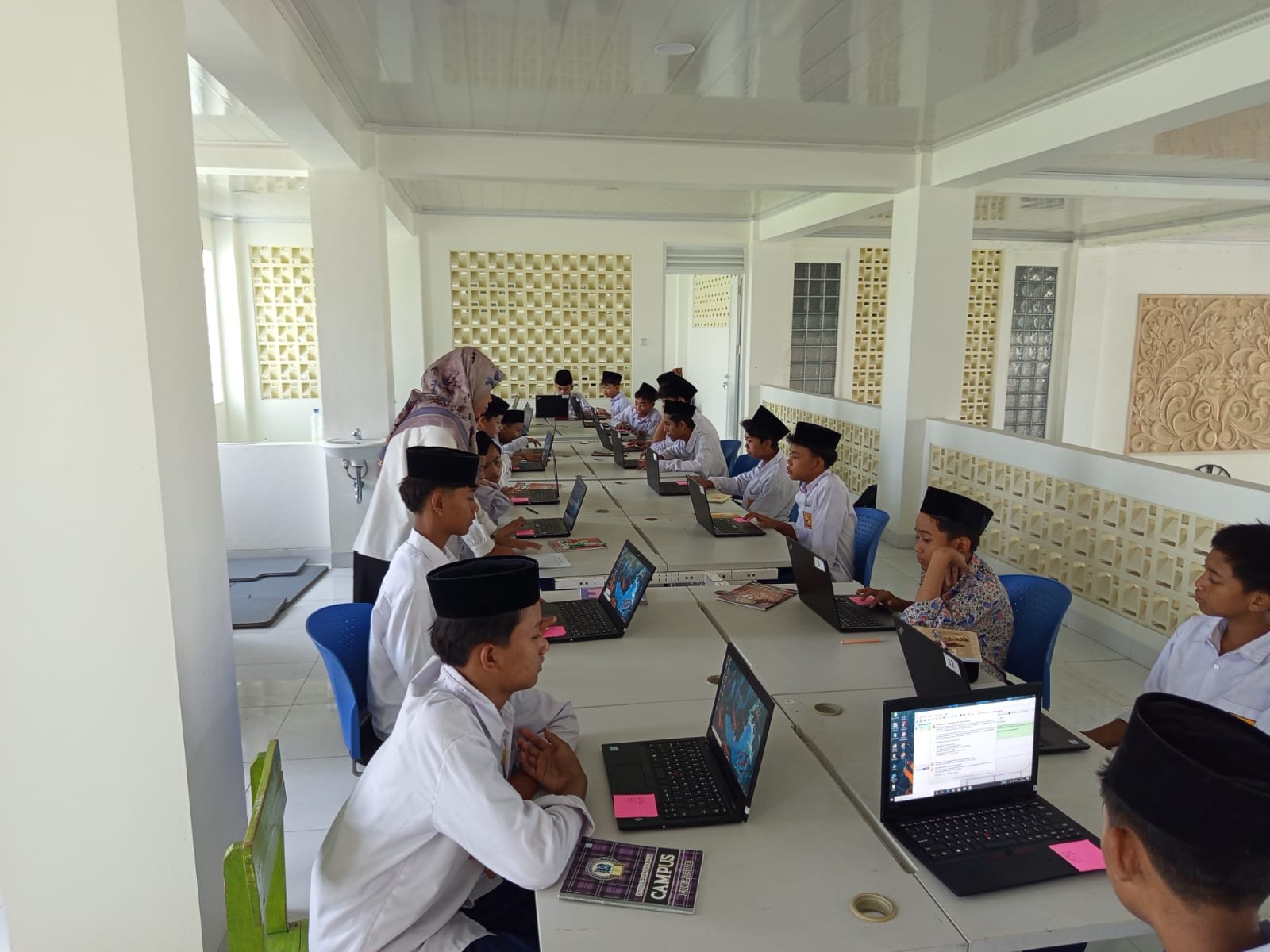 Cinta dan Rencana: Dua Pilar Sukses Pendidikan