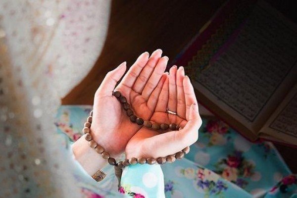 Mendekatkan Diri pada Allah: Panduan Praktis Riyadhoh & Mujahadah