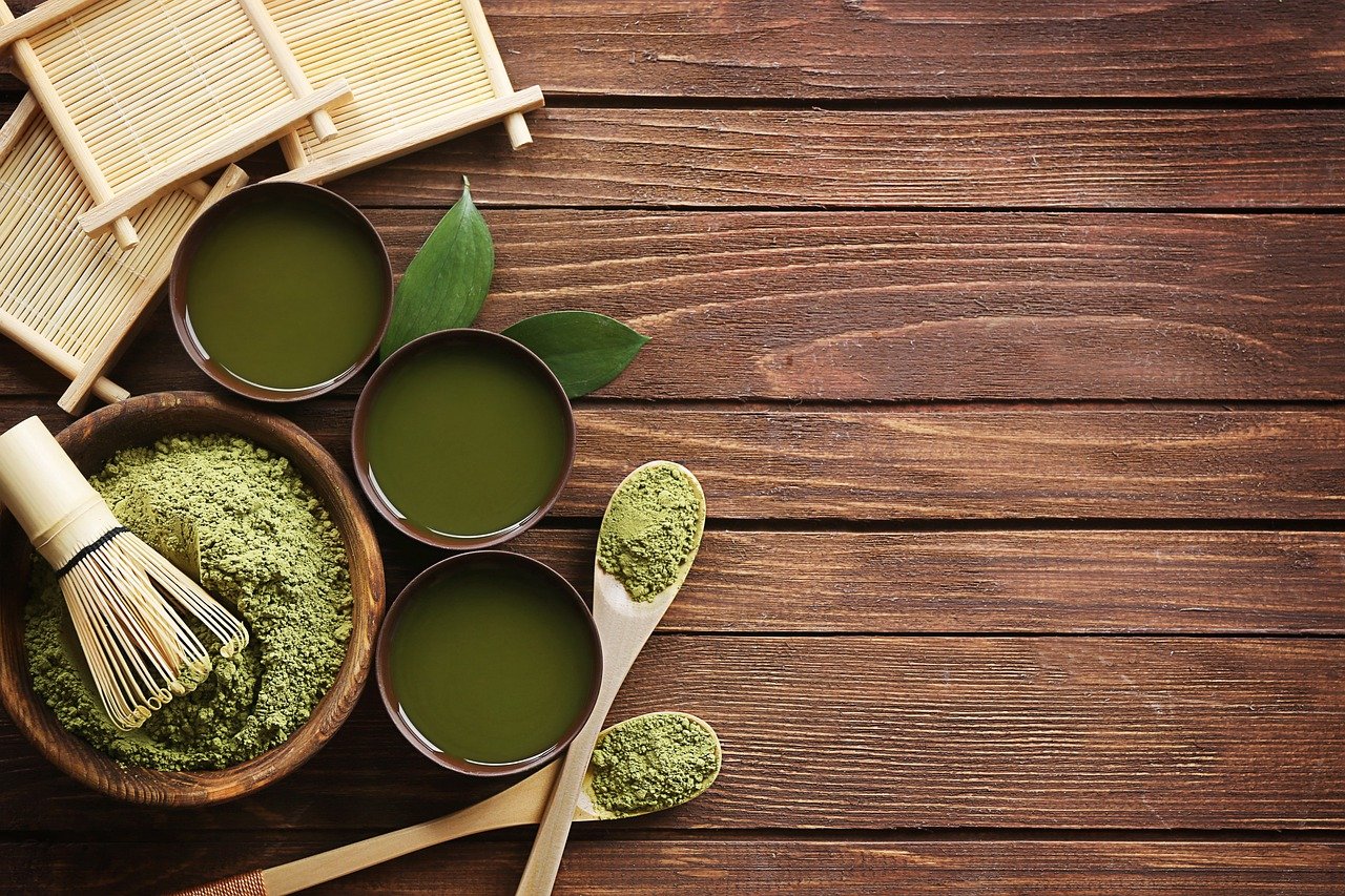 Cuaca Panas dan Kopi Tak Cocok: Pertimbangkan Matcha sebagai Alternatif Penyegar Anda