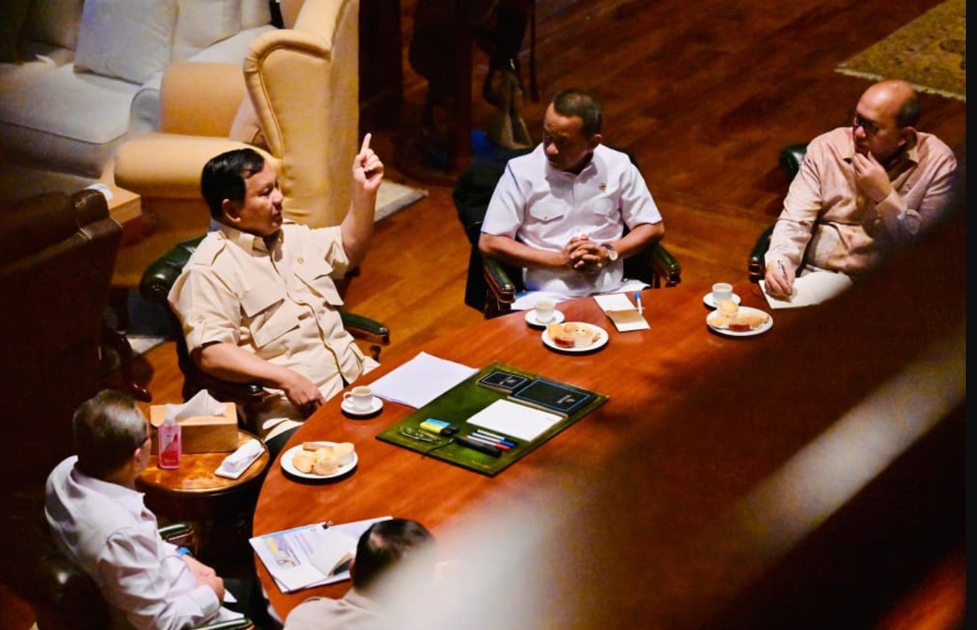 Presiden Prabowo Gelar Rapat Maraton bersama beberapa Menteri, Bahas Investasi Nasional Hingga Persoalan Pertanian