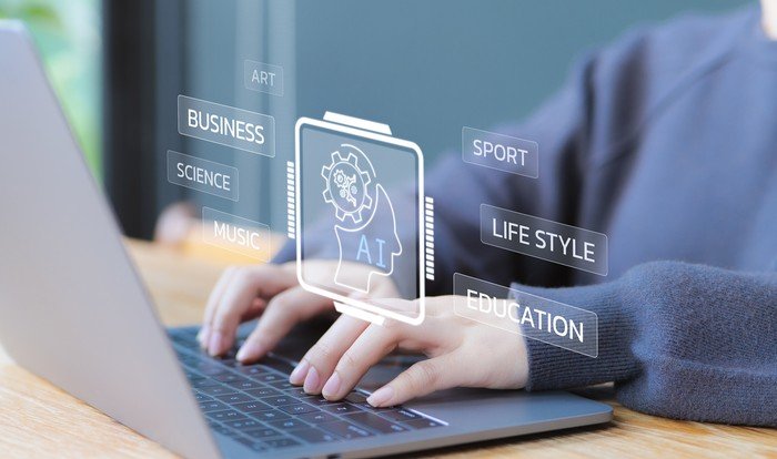 Karena AI, Bos Microsoft Cemas Banyak Orang Halu.
