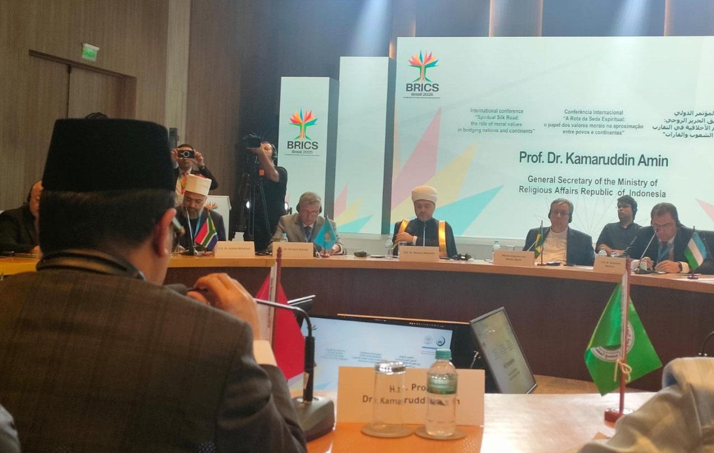 Sekjen Kemenag Sampaikan Konsep Ketahanan Keluarga dalam Pertemuan Pemimpin Komunitas Muslim BRICS di Brasil