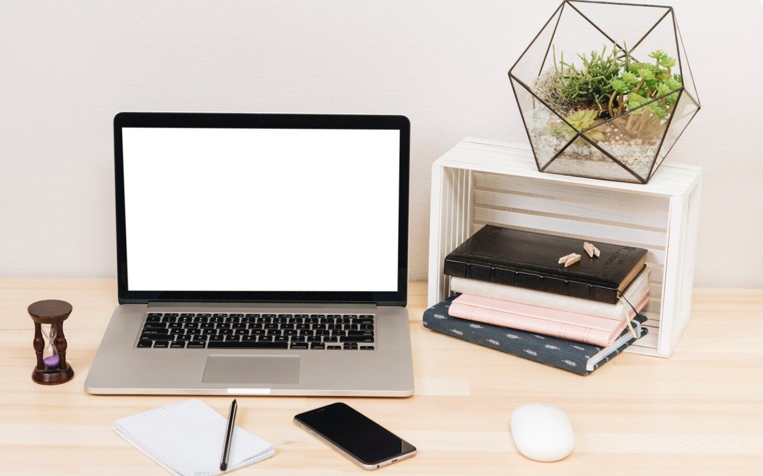 Kerja dari Rumah tapi Kerja Tak Pernah Selesai?  Ternyata ini Penyebabnya