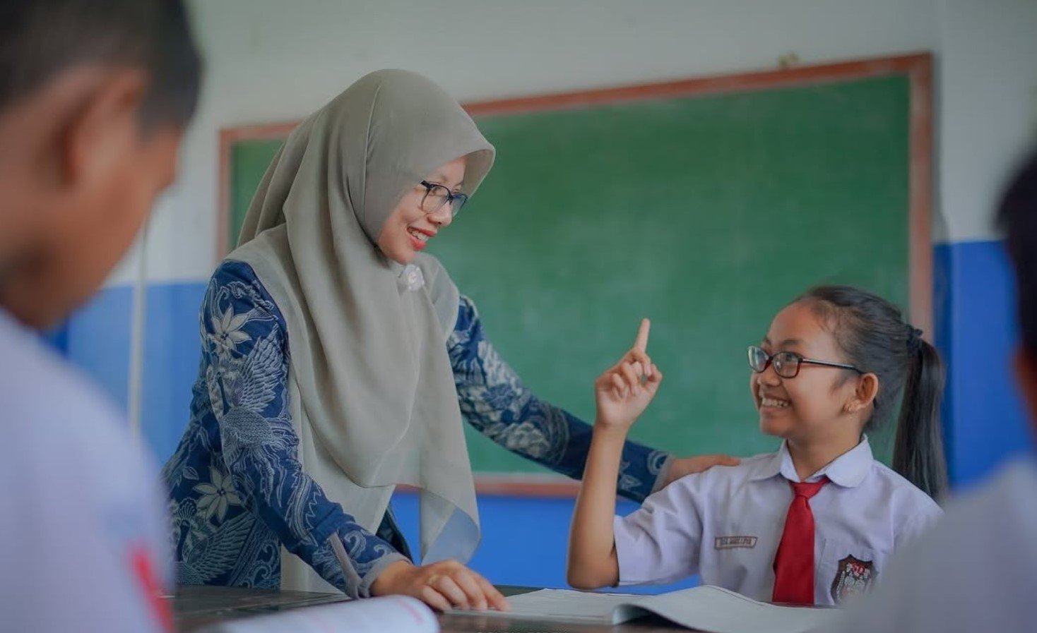 Sarjana Pendidikan Masih Wajib PPG? Kebijakan Guru Ini Dipertanyakan Publik