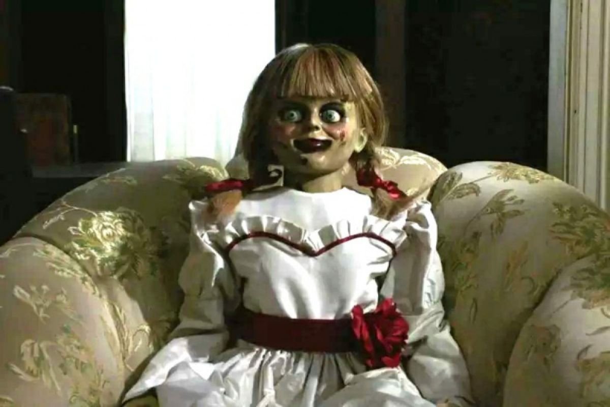Hal-Hal yang Tidak Boleh Dilakukan Saat Berkunjung ke Rumah Boneka Annabelle