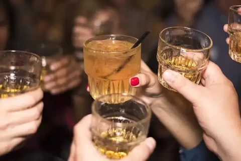 Seperti Apa Sebenarnya Rasa Khamar? Fakta di Balik Minuman yang Diharamkan