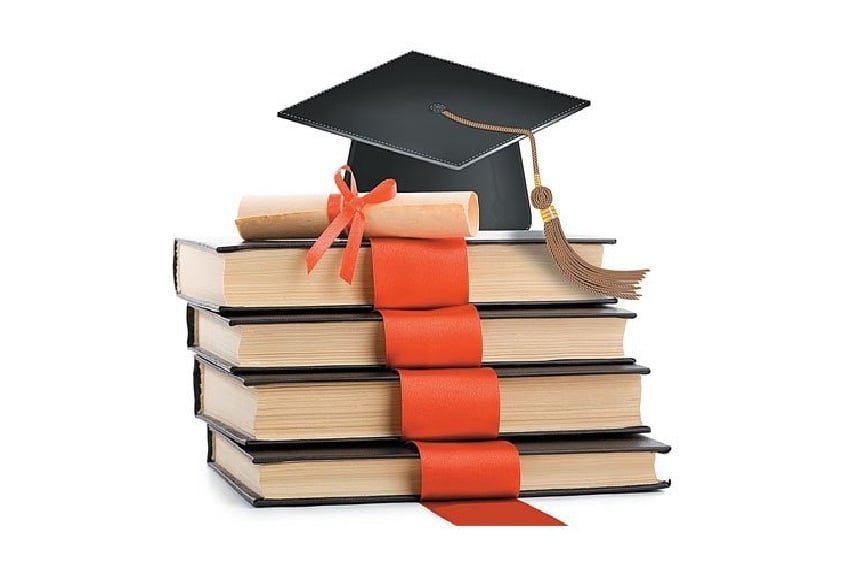 Skripsi dan Tesis Itu Sama-Sama Penelitian, Tapi Kenapa Terasa Sangat Berbeda? Ini Penjelasan yang Perlu Kamu Tahu