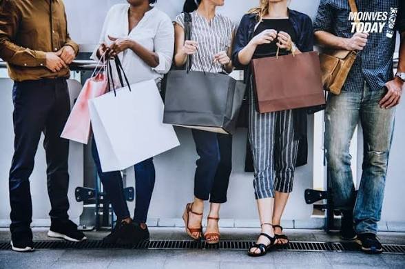 Klik Sekarang, Menyesal Belakangan: Membaca Ulang Gaya Hidup Impulsif di Tengah Banjir Diskon