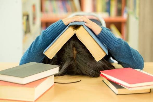Kuliah Nggak Selalu Seindah Ekspektasi: Lika-Liku yang Jarang Diceritakan