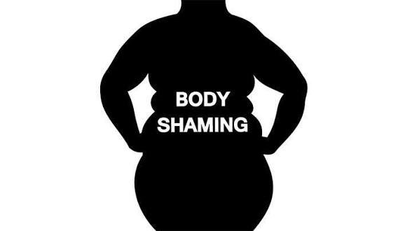 Di Balik Cermin Digital: Standar Cantik yang Semakin Jauh dari Realita