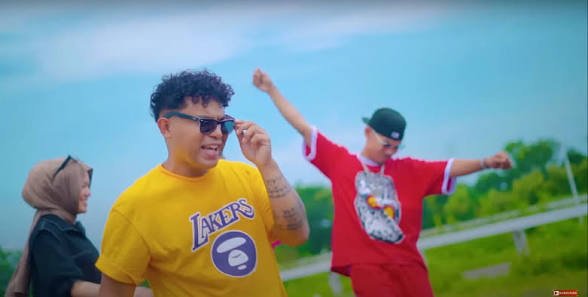 Sederhana di Kata, Dalam di Rasa: Mengapa Lirik Lagu Timur Begitu Mengena bagi Anak Muda?