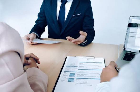 Lulus Wawancara Tanpa Drama: Cara Tampil Meyakinkan Tanpa Harus Berbohong