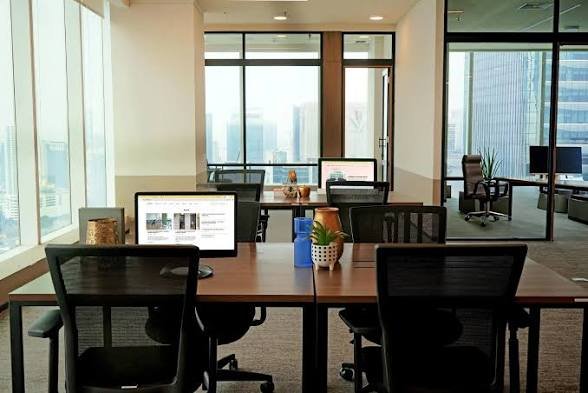 Bukan Lagi Soal Kantor Tetap: Cara Baru Anak Muda Memaknai Kesuksesan