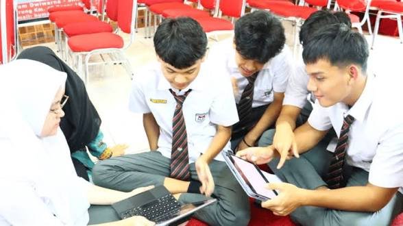 Antara Ilmu dan Keterampilan: Apa yang Sebenarnya Dibutuhkan Industri?