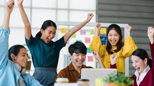Antara Respons Cepat dan Kedekatan yang Lambat Terbangun di Era Digital