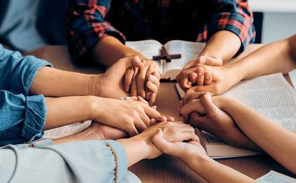 Bersama Secara Virtual, Tapi Asing Secara Emosional: Fenomena Relasi di Era Digital