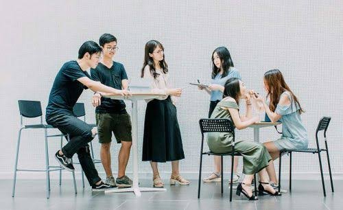 Antara Sibuk dan Sendiri: Dilema Sosial Mahasiswa Modern di Tengah Rutinitas Padat