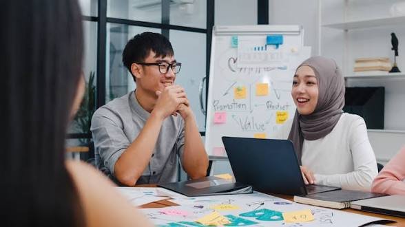 Mahasiswa Multitalenta atau Multibeban? Saat Semua Kemampuan Justru Jadi Tekanan