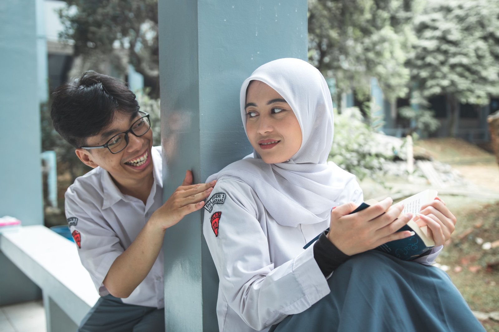 Di Antara Dekat dan Tidak Pasti: Memahami Fenomena Situationship dan Ketakutan Akan Komitmen