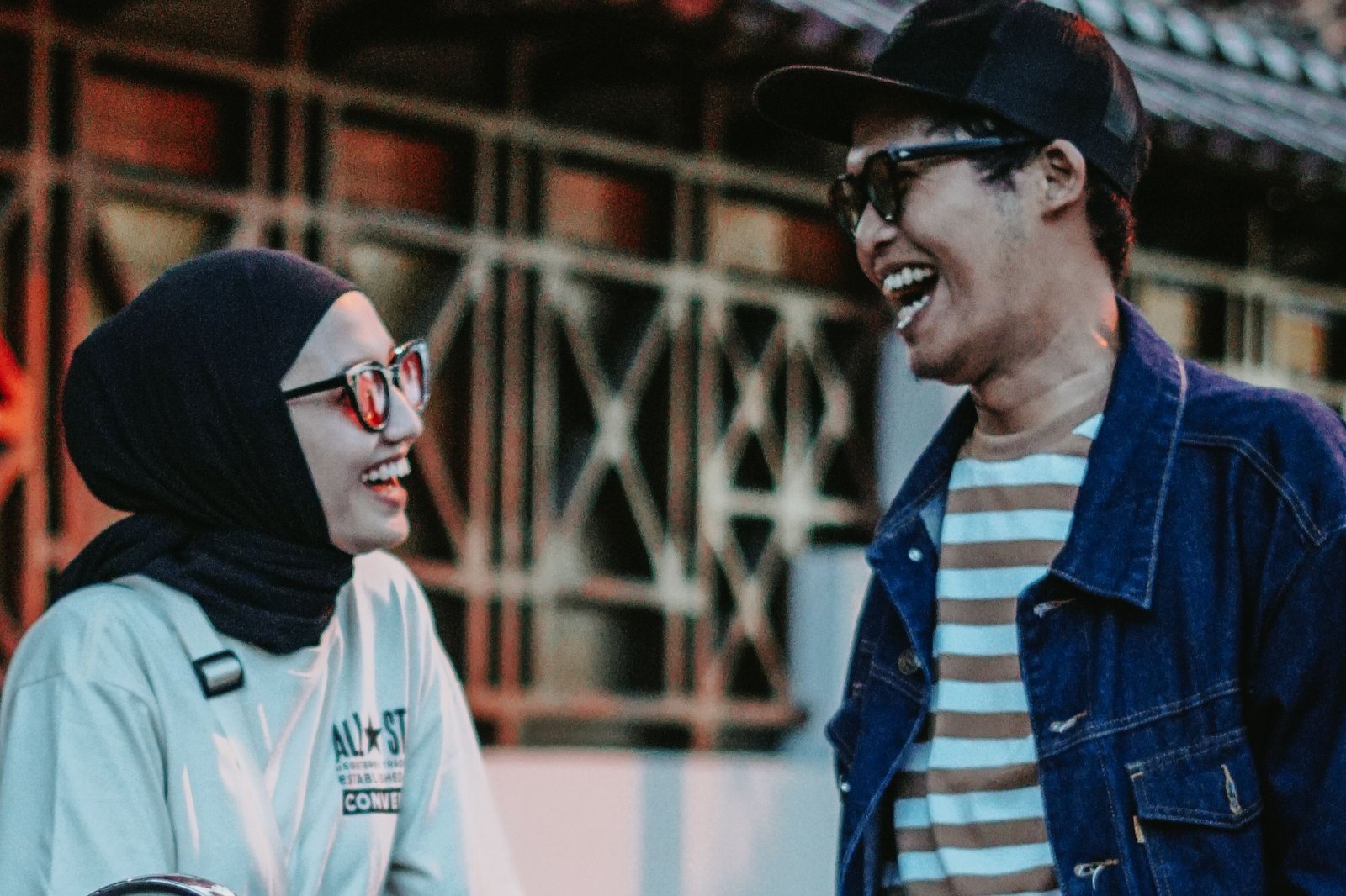 Tanda-Tanda Kecil yang Sering Kita Abaikan: Red Flags yang Terlihat Biasa di Dunia Media Sosial