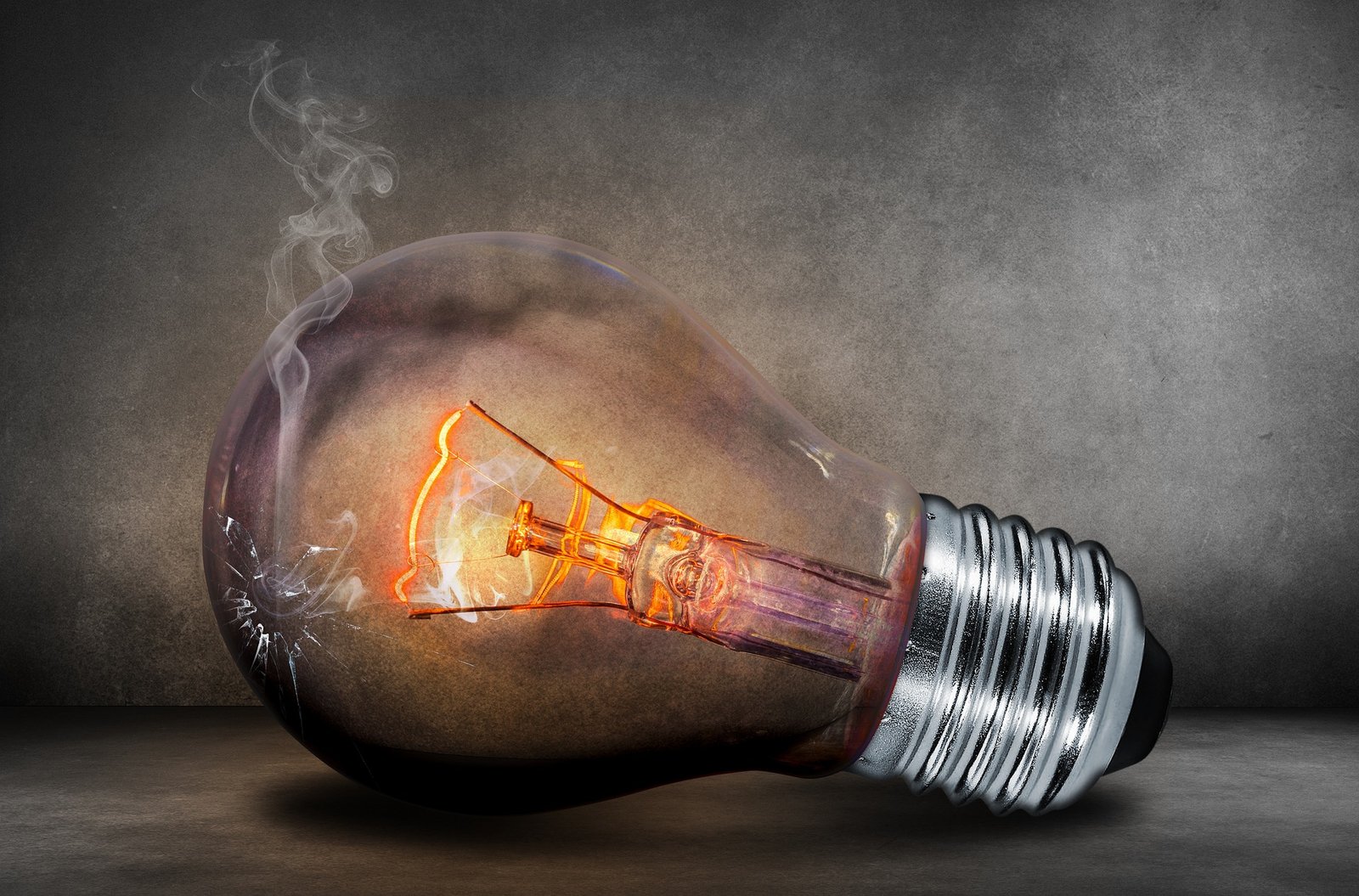 Mengapa Cahaya Lampu Bikin Kita Sering Begadang Lebih Lama dari Rencana?
