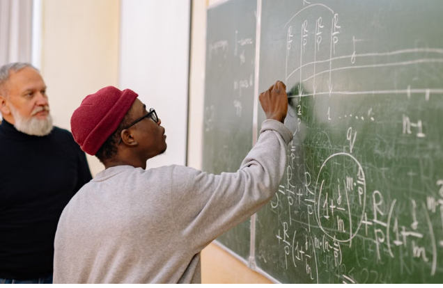 Guru Besar Jerman di UIN Walisongo: Belajar Matematika Jangan Hanya Hafalkan Rumus, AI hingga Math Games Bisa Dimanfaatkan