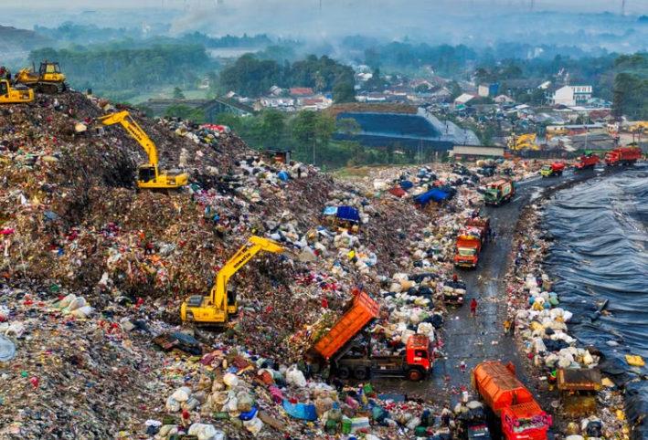 Sampah Majalengka Tembus 90 Ton Sehari, DLH Perkuat Armada menuju TPA Heuleut
