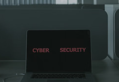 Menkomdigi Ingatkan Pengembangan AI Jangan Terlalu Terburu-buru, Dorong Prinsip Safety by Design