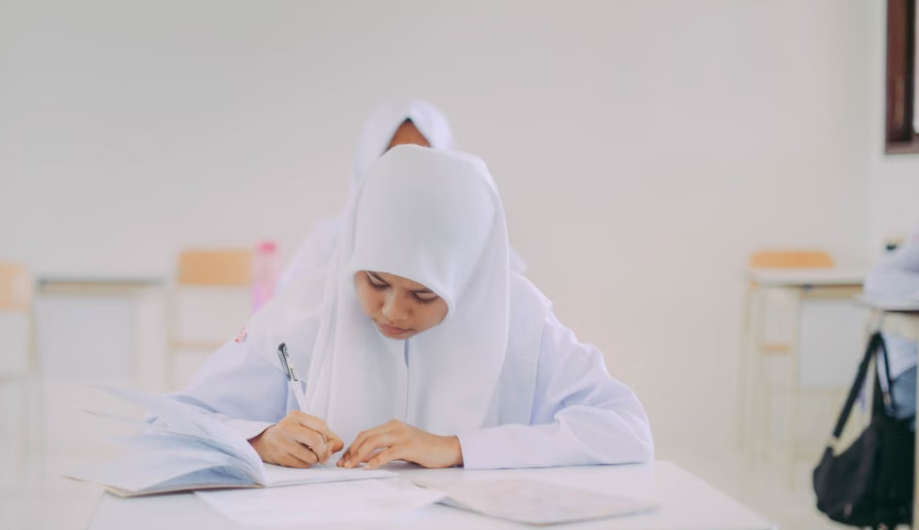 Inspiratif! Santri Al Islam Kambitin Lolos Beasiswa ke Tunisia, Tahfiz Al-Qur'an dan Kuasai Dua Bahasa