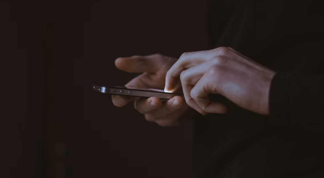 Sering Scroll HP Tanpa Henti? Ini 5 Cara Digital Detox agar Pikiran Lebih Tenang