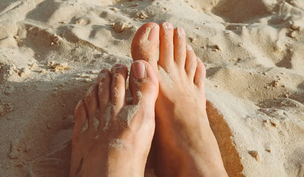 Grounding atau Berjalan Tanpa Alas Kaki, Benarkah Bisa Mengurangi Stres dan Memperbaiki Tidur?