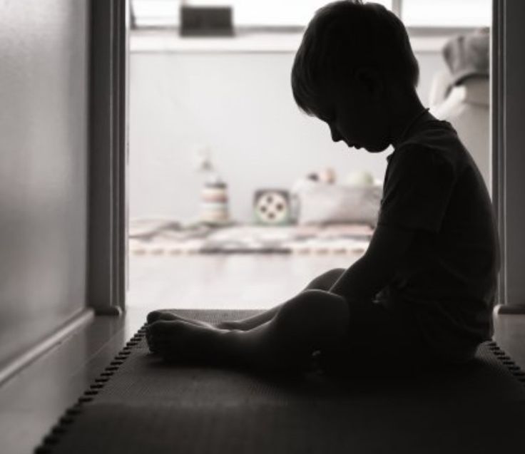 Anak Mendadak Pendiam dan Menyendiri, Kapan Orang di Sekitar Perlu Peduli?