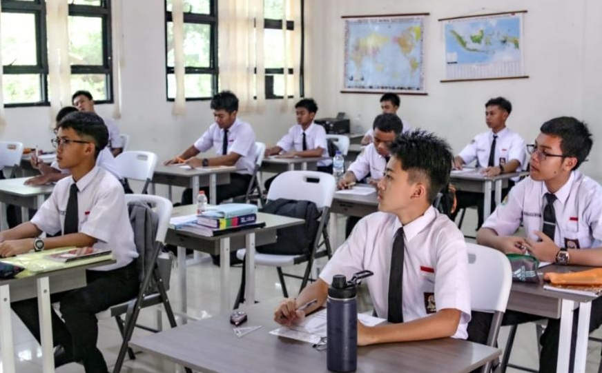 Santri SMP Al Hikmah Cirebon Raih Medali Perak Olimpiade Matematika, Sekaligus Hafal 4 Juz Al-Qur'an