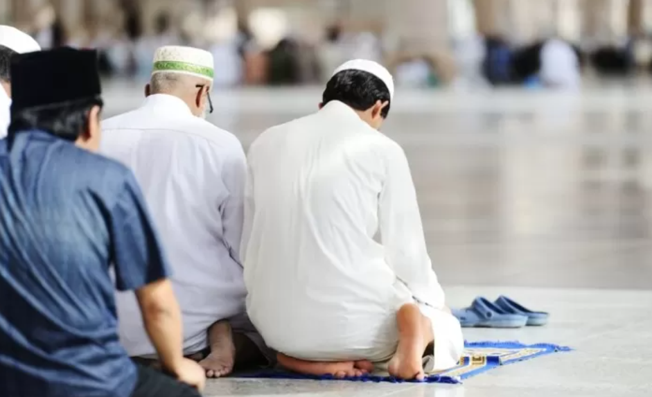 Ingin Maksimalkan Keutamaan Hari Jumat? Kenali 10 Amalan Sunnah Ini