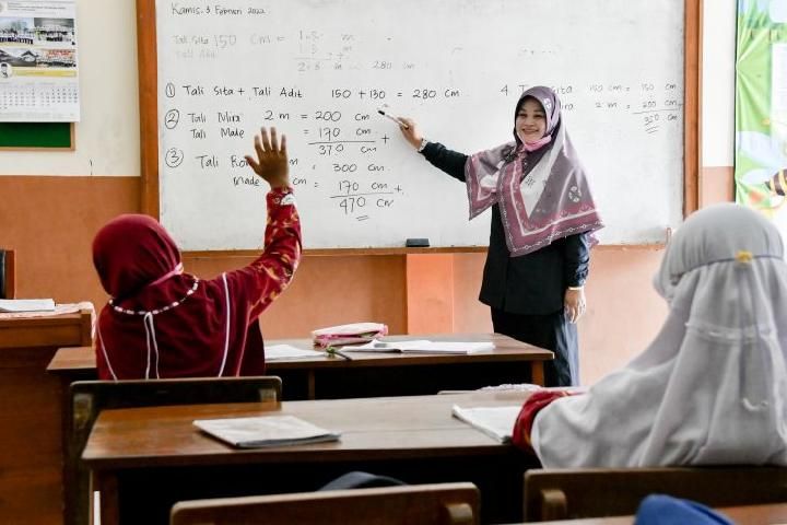 Pendidikan Gratis PAUD hingga Kuliah Digodok, Menag Soroti Guru Swasta Bergaji Rp100 Ribu
