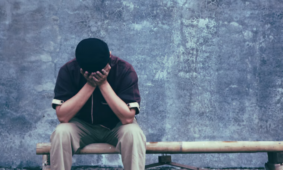 Teman Terlihat Depresi? Ini 7 Cara Membantu agar Ia Merasa Tidak Sendirian
