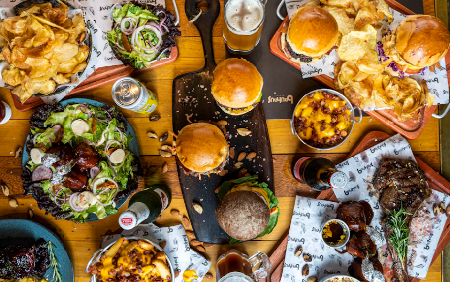 Terlalu Sering Makan Junk Food? Ini 4 Bahaya yang Perlu Diwaspadai