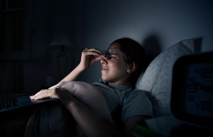 Pikiran Terus Aktif saat Malam Hari? Ini 5 Rutinitas yang Bisa Membantu Tidur Lebih Nyenyak