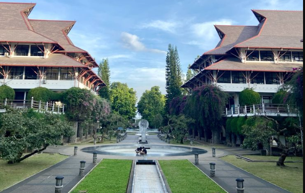 KDM Siapkan Beasiswa ITB untuk 1.000 Mahasiswa Kurang Mampu, Ini Program dan Peluang Pendaftarannya