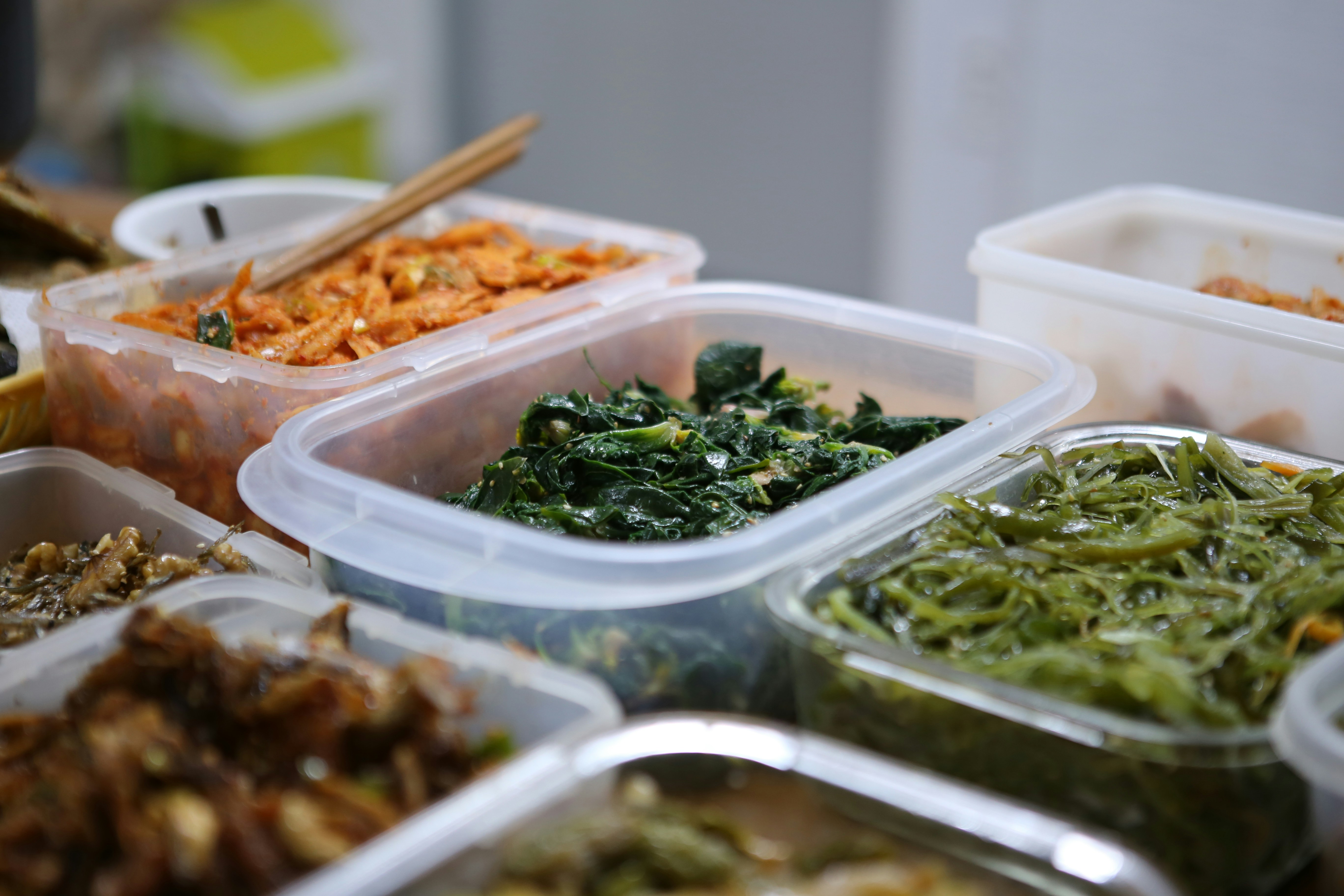 Tips Menyiapkan Bekal Sehat untuk Aktivitas di Kampus atau Kantor