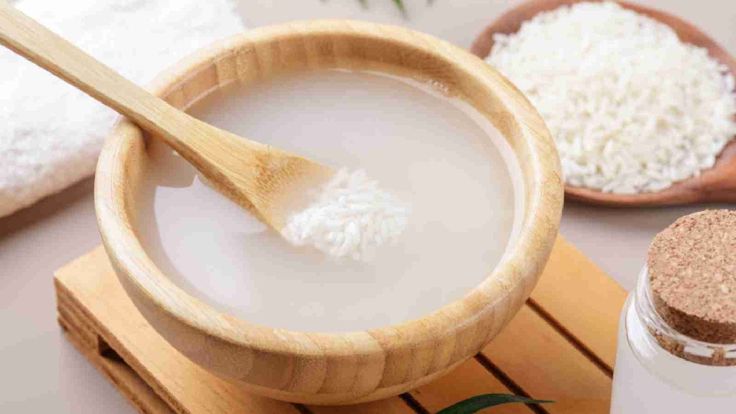 Mau Coba Air Beras untuk Skincare? Kenali 5 Hal yang Perlu Diperhatikan Sebelum Menggunakannya
